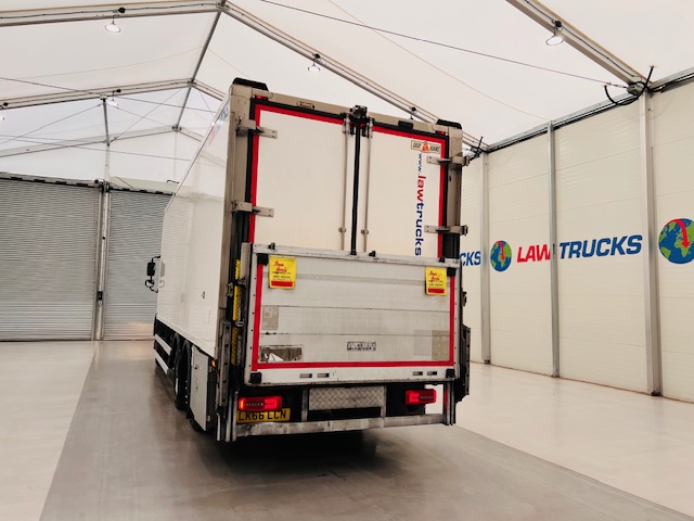DAF CF 290 6×2 Rear Steer Fridge Box