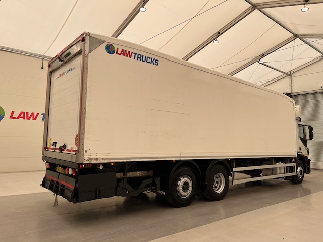 Iveco Stralis 310 AT 6×2 Box Van