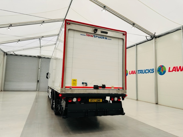 Iveco Stralis 310 AT 6×2 Fridge Box Van