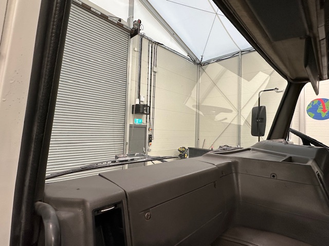 Volvo FL10 320 4×2 Sleeper Cab Tractor Unit