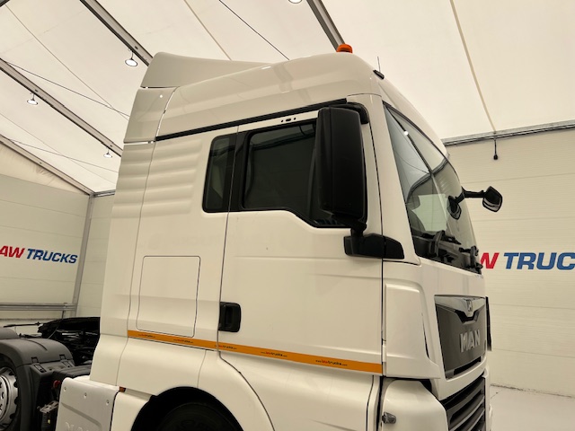 MAN TGX 26.500 6×2 Midlift Tractor Unit