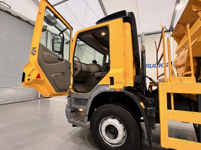 DAF CF75 310 6×4 Day Cab Gritter
