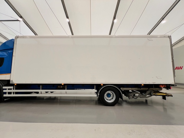 Scania P250 4×2 Sleeper Cab Fridge Box