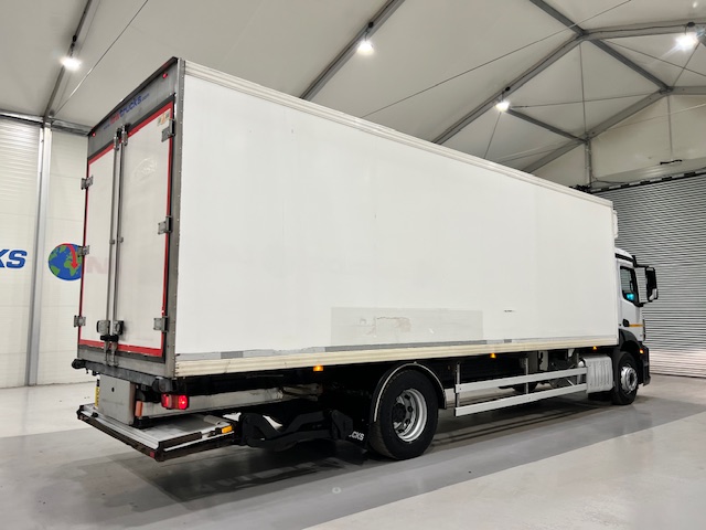 Mercedes Antos 1827 Day Cab Fridge Box