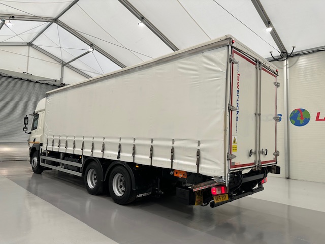 DAF CF 330 6×2 10 Tyre Sleeper Cab Curtainsider