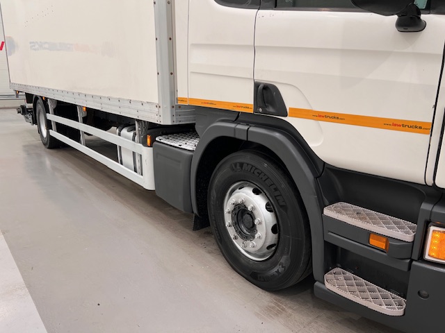 Scania P250 4×2 Sleeper Cab Box Van Manual
