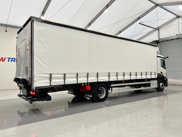 Mercedes Actros 1824 Day Cab Curtainsider