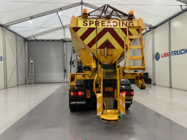Mercedes Axor 2628 6×4 Day Cab Hookloader Gritter