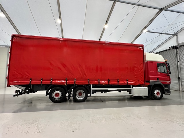 DAF CF 290 6×2 Rear Lift Sleeper Cab Curtainsider