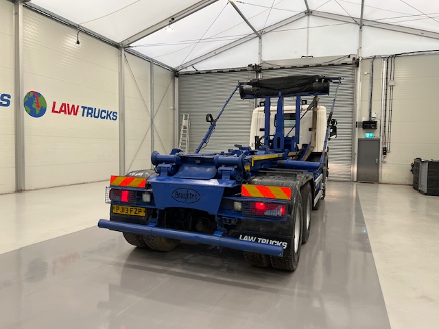 Scania P360 8×4 Day Cab Hookloader Manual