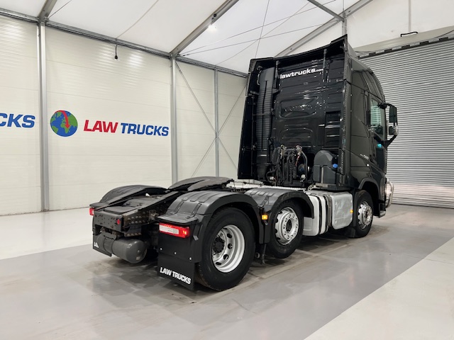 Volvo FH 500 6×2 Midlift Tractor Unit Safari Edition