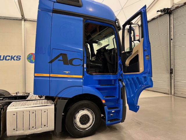 Mercedes Actros 2545 6×2 Midlift Tractor Unit