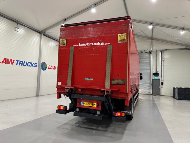 DAF LF 250 Sleeper Cab Curtainsider