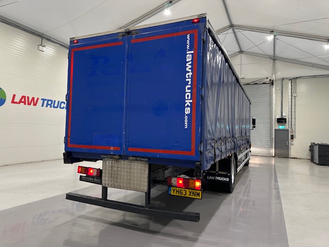 Mercedes 1824 4×2 Day Cab Curtainsider