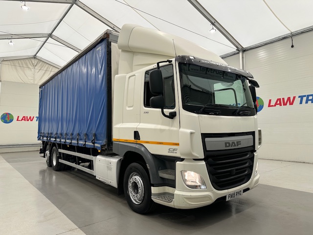 DAF CF 330 6×2 Rear Lift Sleeper Cab Curtainsider
