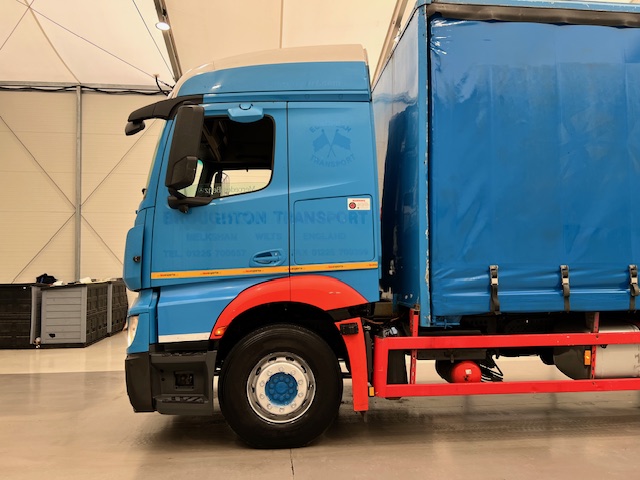Mercedes Actros 2530 Rear Lift Sleeper Cab Curtainsider