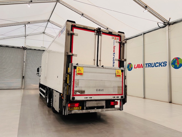 DAF CF 290 6×2 Rear Steer Fridge Box