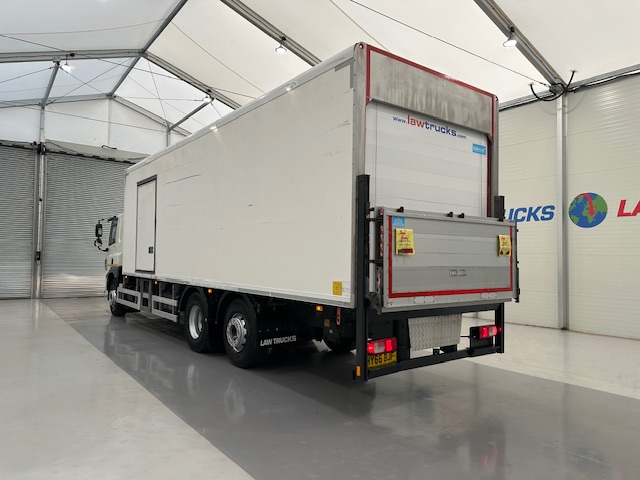 DAF CF 330 6×2 Sleeper Cab Fridge Box
