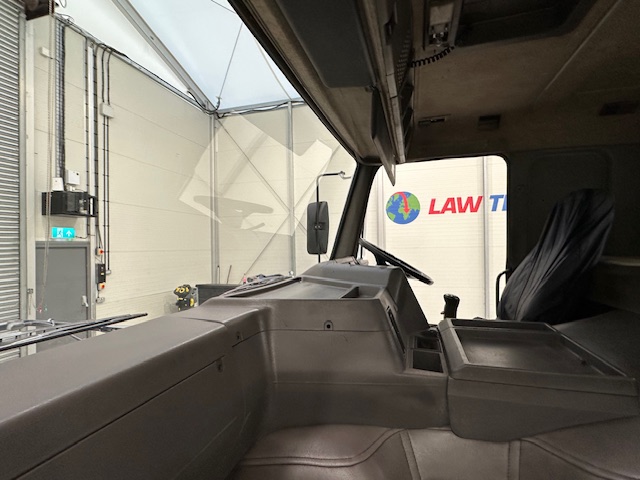 Volvo FL10 320 4×2 Sleeper Cab Tractor Unit