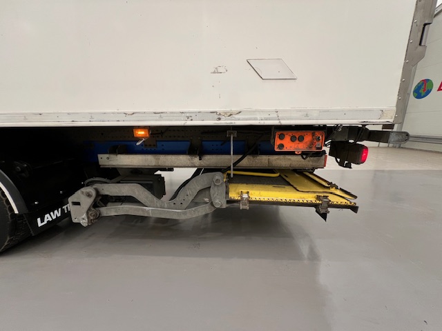 Scania P250 4×2 Sleeper Cab Fridge Box