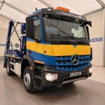 Mercedes Arocs 1824 Day Cab Skip Loader - thumbnail