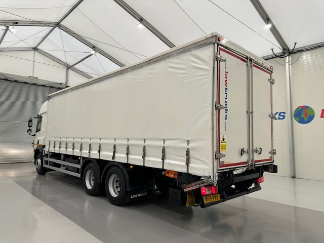 DAF CF 330 6×2 10 Tyre Sleeper Cab Curtainsider
