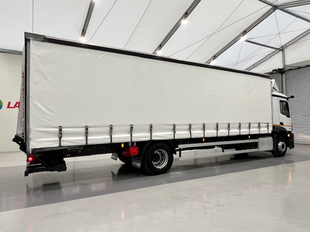 Mercedes Actros 1824 Day Cab Curtainsider