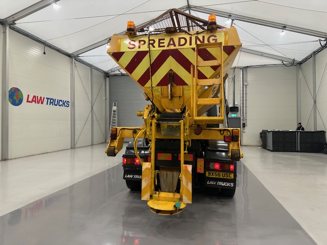Mercedes Axor 2628 6×4 Day Cab Hookloader Gritter
