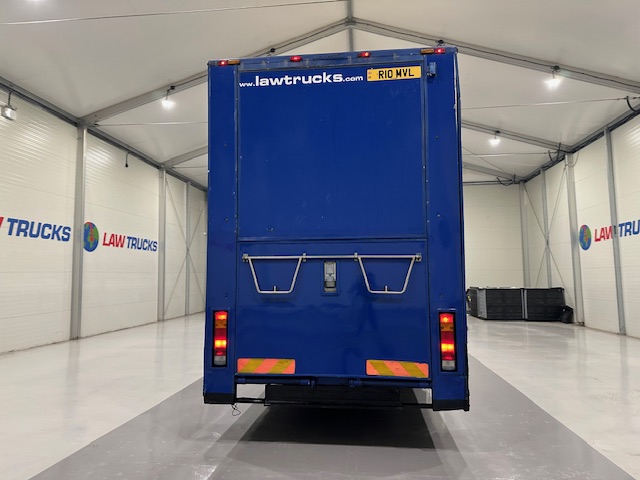 Scania R270 4×2 Sleeper Cab Box Van Manual