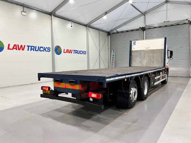 Volvo FM 330 6×2 Rear Lift Sleeper Cab Flatbed