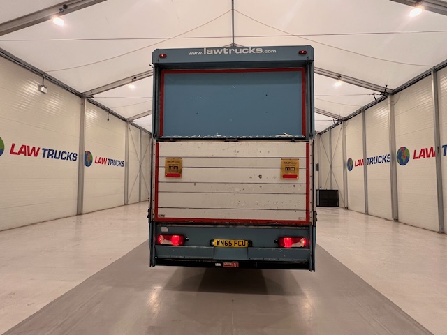 Scania P320 6×2 10 Tyre Rear Lift Insulated Box Van