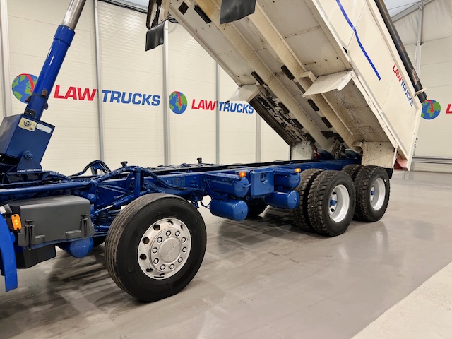 Scania P410 8×4 Rest Cab Tipper Manual