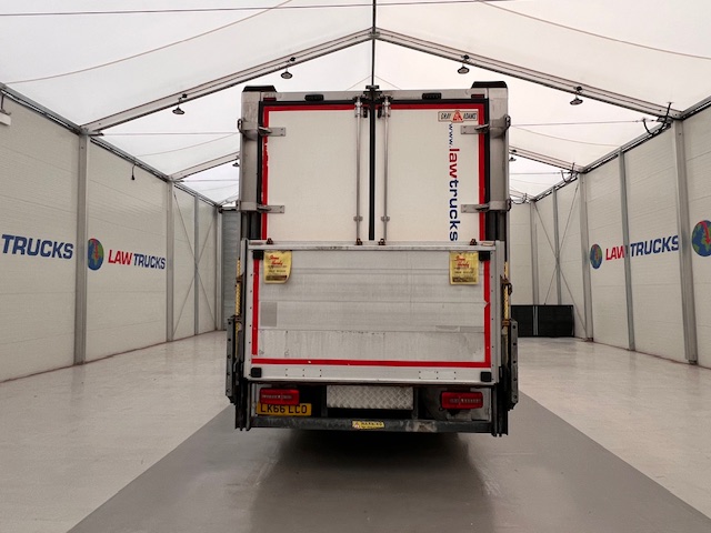 DAF CF 290 6×2 Rear Steer Fridge Box