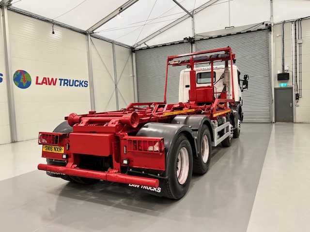 Scania P370 8×4 Rest Cab Hookloader Manual