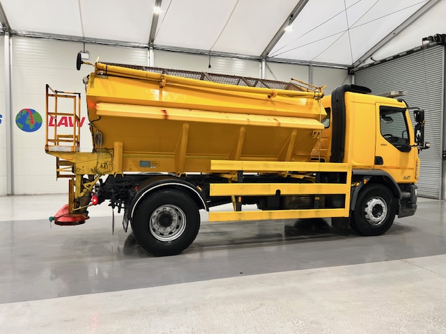 DAF LF 250 4×2 Sleeper Cab Gritter
