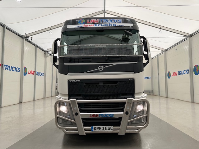 Volvo FH 460 Euro 5 6×2 Tractor Unit Safari Edition