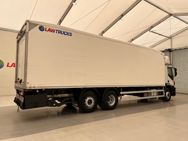 Iveco Stralis 310 AT 6×2 Box Van