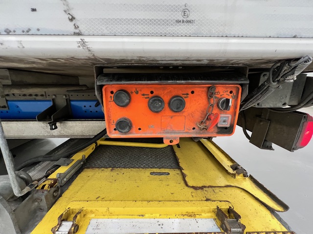 Scania P250 4×2 Sleeper Cab Fridge Box