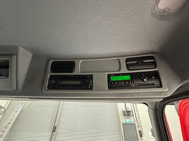 Mercedes Axor 2529 6×2 Rear Lift Day Cab Box Van
