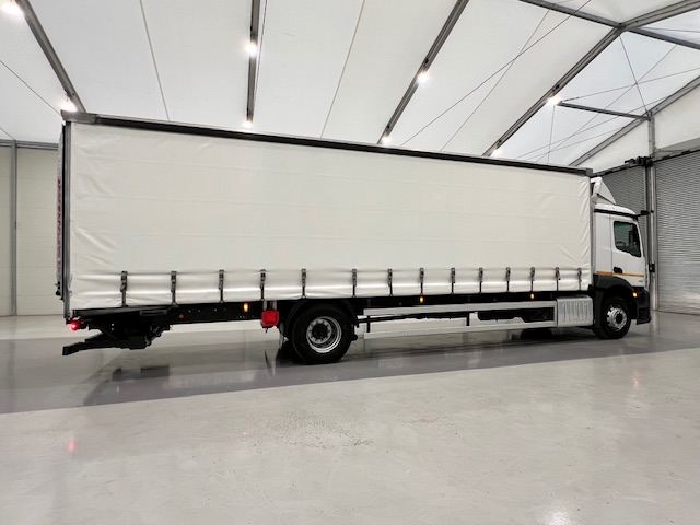 Mercedes Actros 1824 Day Cab Curtainsider