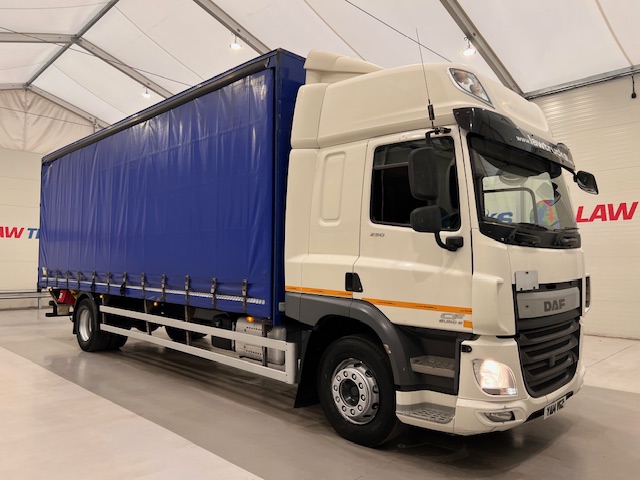 DAF CF 250 Sleeper Cab Curtainsider
