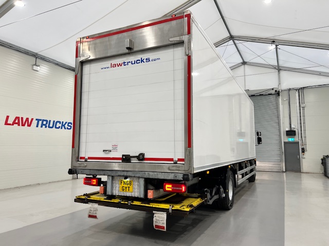 DAF LF 230 4×2 Day Cab Fridge Box