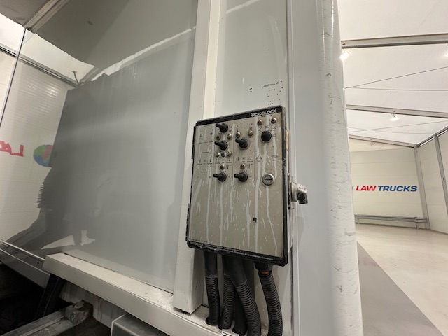 Mercedes Axor 1824 Day Cab Fridge Box