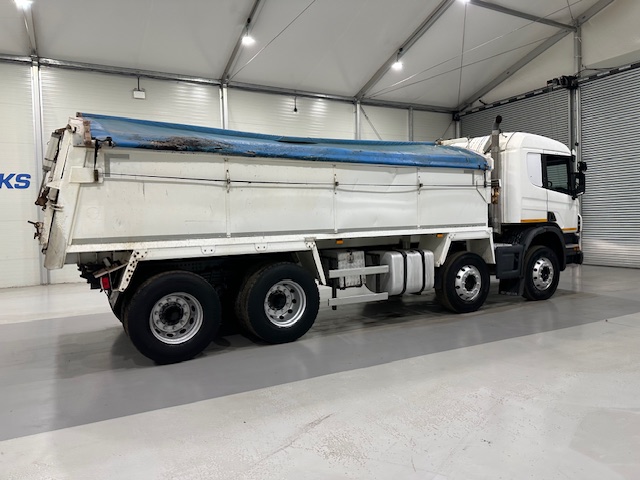 Scania P400 8×4 Sleeper Cab Tipper Manual