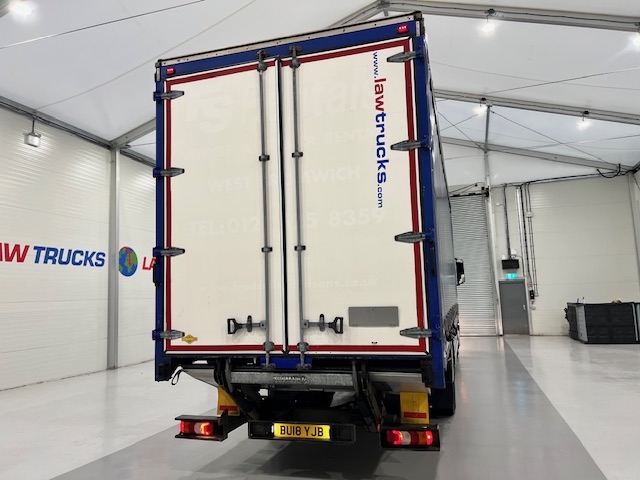 Mercedes Actros 1824 Sleeper Cab Curtainsider
