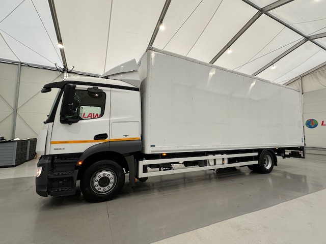 Mercedes Actros 1824 4×2 Sleeper Cab Box Van