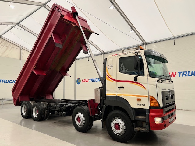 Hino 3241 700 8×4 Sleeper Cab Steel Tipper