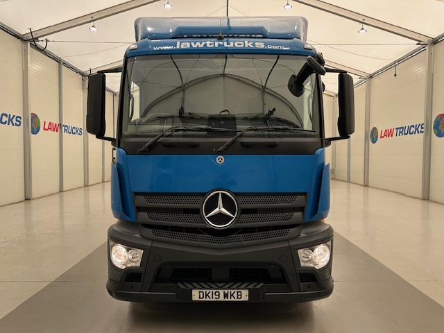Mercedes Actros 1824 4×2 Day Cab Box Van