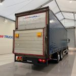 Mercedes Actros 2530 6×2 Day Cab Curtainsider - thumbnail