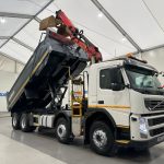 Volvo FM 370 8×4 Steel Tipper Grab - thumbnail